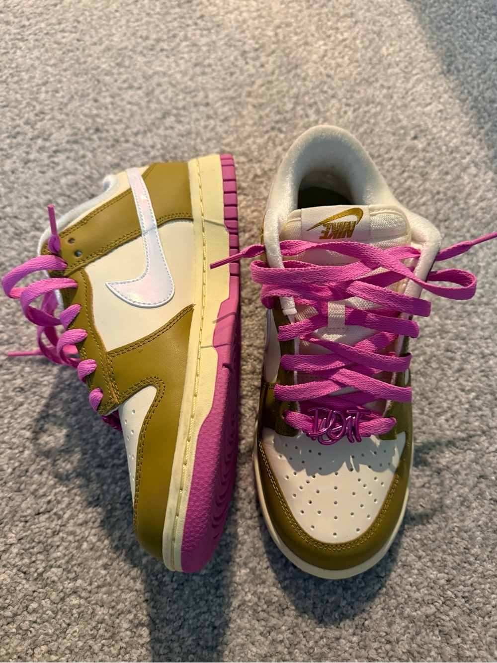Size 7.5 nike sneakers
